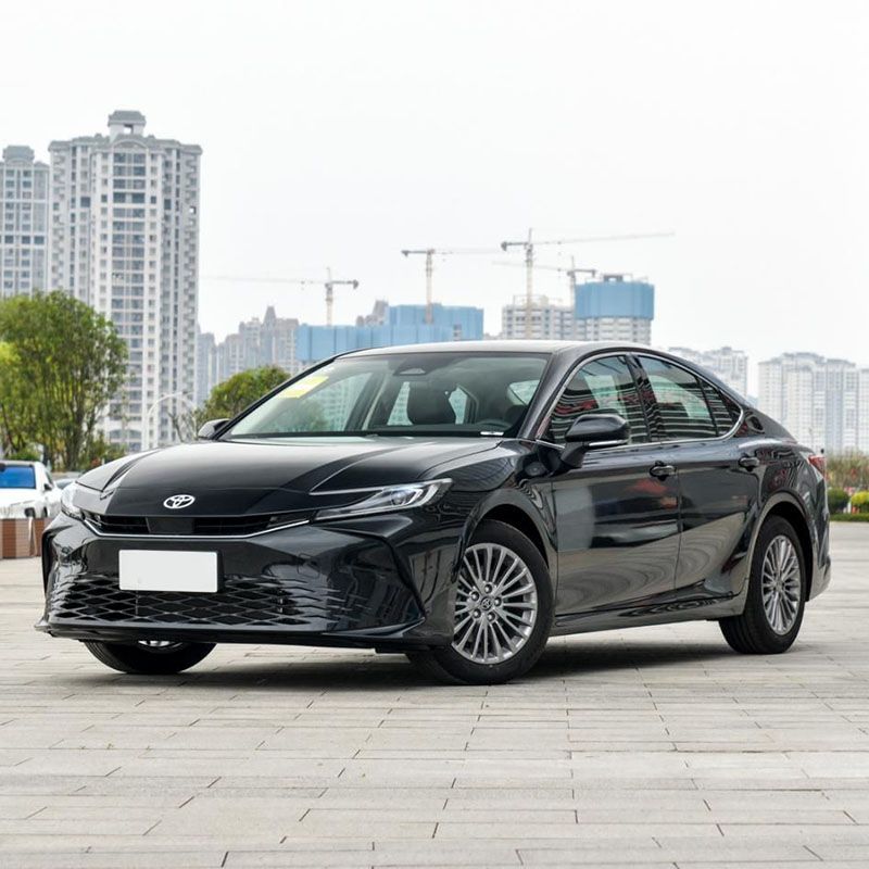 Toyota Camry benzinli sedan